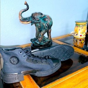 NEW! Converse size 8 womens